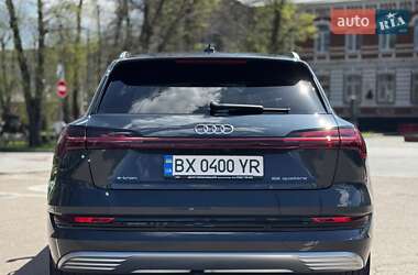 Позашляховик / Кросовер Audi e-tron 2019 в 