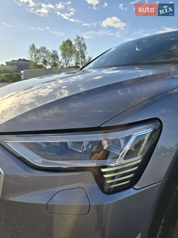 Позашляховик / Кросовер Audi e-tron 2020 в Ужгороді