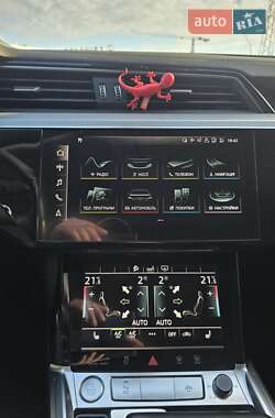 Внедорожник / Кроссовер Audi e-tron 2020 в 