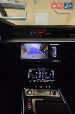 Внедорожник / Кроссовер Audi e-tron 2020 в 