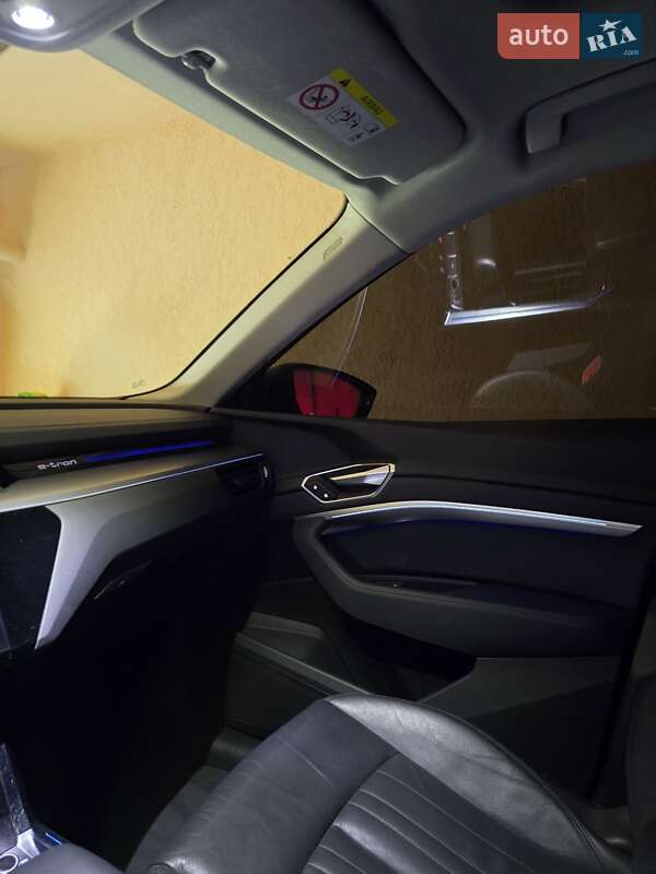 Позашляховик / Кросовер Audi e-tron 2020 в Ужгороді