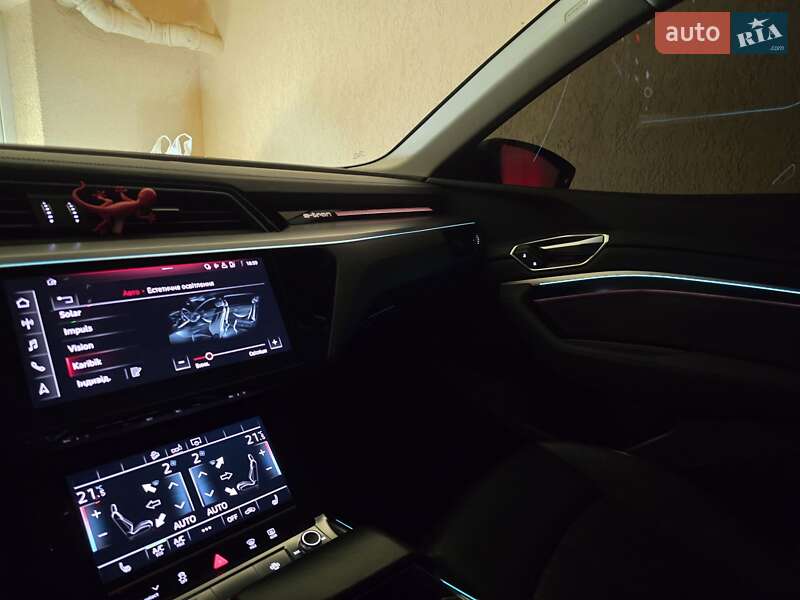 Позашляховик / Кросовер Audi e-tron 2020 в Ужгороді