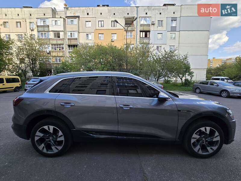 Позашляховик / Кросовер Audi e-tron 2020 в Ужгороді