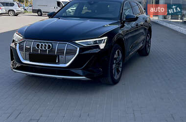 Внедорожник / Кроссовер Audi e-tron 2021 в 