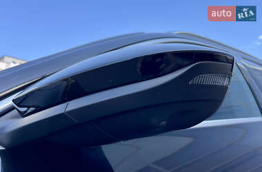 Внедорожник / Кроссовер Audi e-tron 2021 в 
