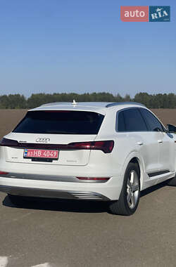 Внедорожник / Кроссовер Audi e-tron 2019 в 