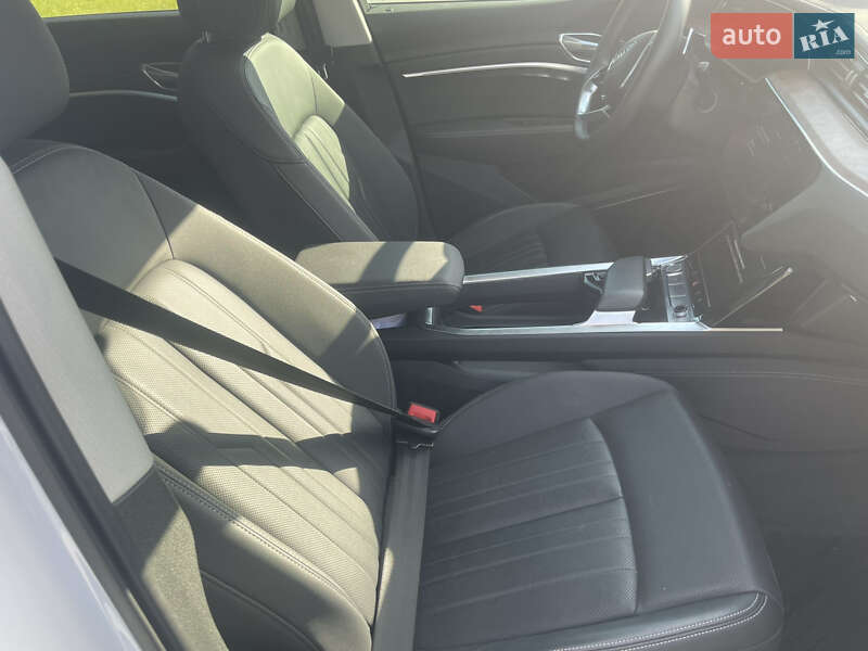Внедорожник / Кроссовер Audi e-tron 2019 в Луцке