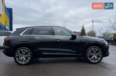 Внедорожник / Кроссовер Audi e-tron 2020 в 
