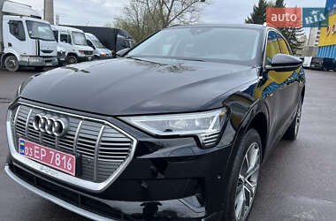 Внедорожник / Кроссовер Audi e-tron 2020 в 