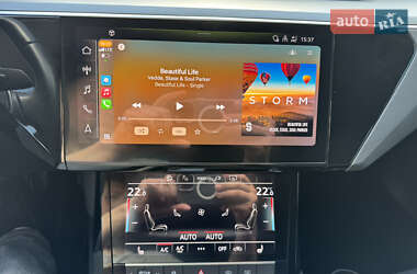 Внедорожник / Кроссовер Audi e-tron 2021 в 