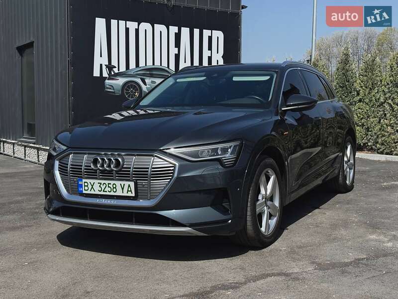 Внедорожник / Кроссовер Audi e-tron 2019 в 