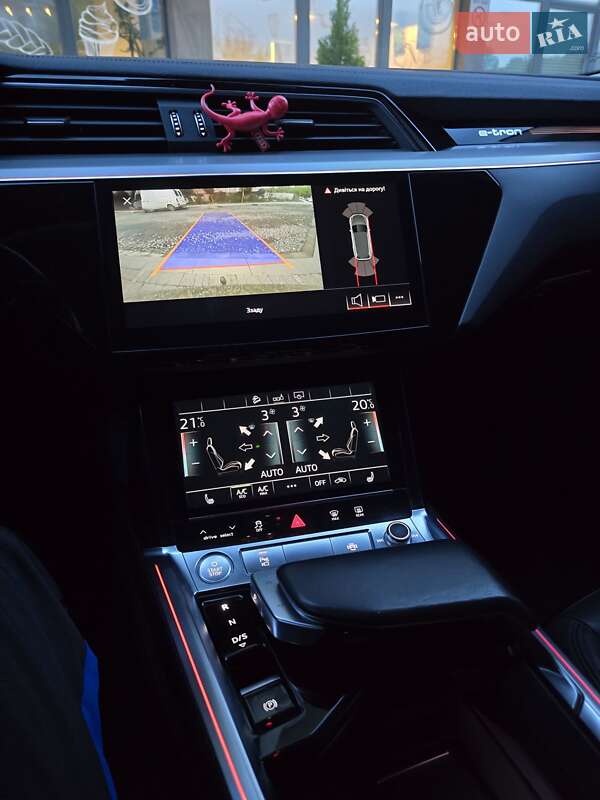 Позашляховик / Кросовер Audi e-tron 2020 в Ужгороді