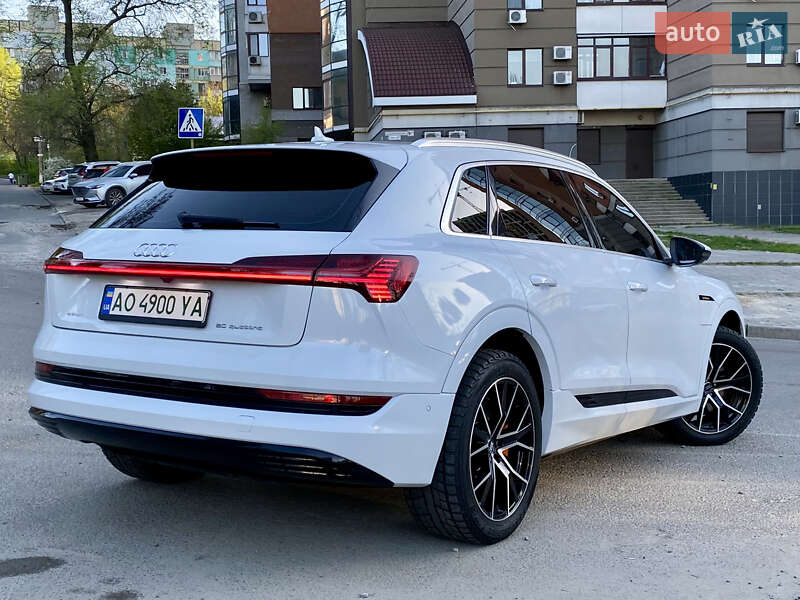 Позашляховик / Кросовер Audi e-tron 2020 в Дніпрі