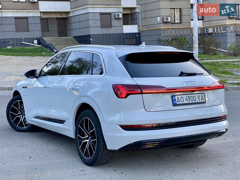 Позашляховик / Кросовер Audi e-tron 2020 в Дніпрі