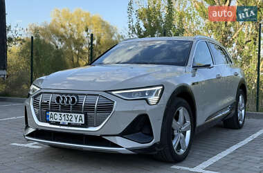 Внедорожник / Кроссовер Audi e-tron 2020 в 