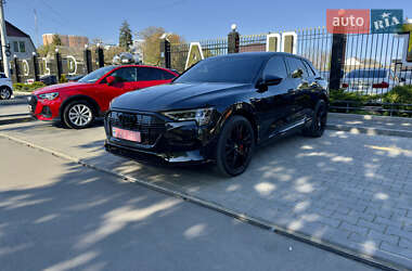 Внедорожник / Кроссовер Audi e-tron 2020 в 