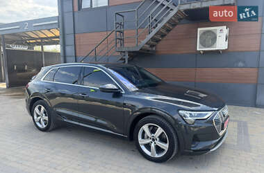 Внедорожник / Кроссовер Audi e-tron 2019 в 