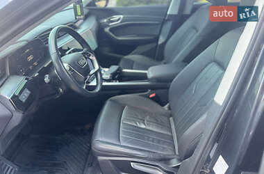 Внедорожник / Кроссовер Audi e-tron 2019 в 