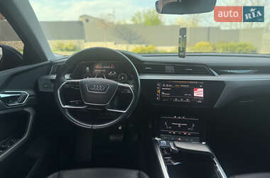 Внедорожник / Кроссовер Audi e-tron 2019 в 