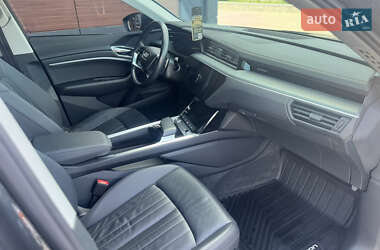 Внедорожник / Кроссовер Audi e-tron 2019 в 
