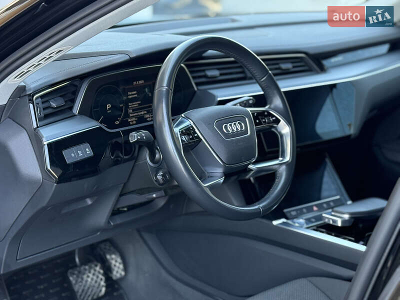 Позашляховик / Кросовер Audi e-tron 2019 в Тернополі