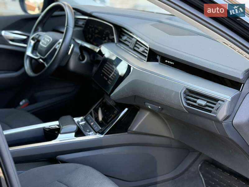 Позашляховик / Кросовер Audi e-tron 2019 в Тернополі