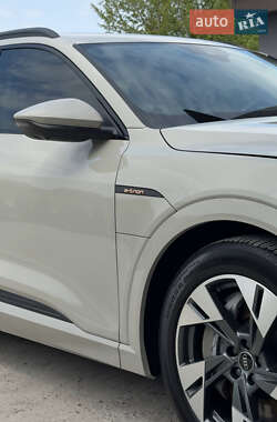 Внедорожник / Кроссовер Audi e-tron 2021 в 