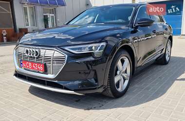 Внедорожник / Кроссовер Audi e-tron 2021 в 