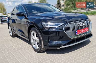 Внедорожник / Кроссовер Audi e-tron 2021 в 