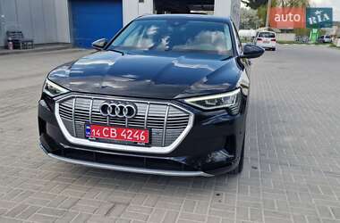 Внедорожник / Кроссовер Audi e-tron 2021 в 