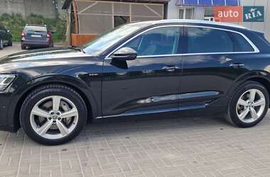 Внедорожник / Кроссовер Audi e-tron 2021 в 