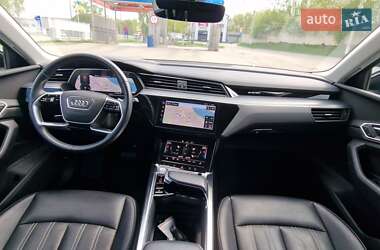 Внедорожник / Кроссовер Audi e-tron 2021 в 