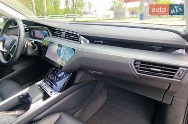 Внедорожник / Кроссовер Audi e-tron 2021 в 