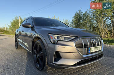 Внедорожник / Кроссовер Audi e-tron 2019 в 