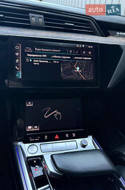 Внедорожник / Кроссовер Audi e-tron 2019 в 