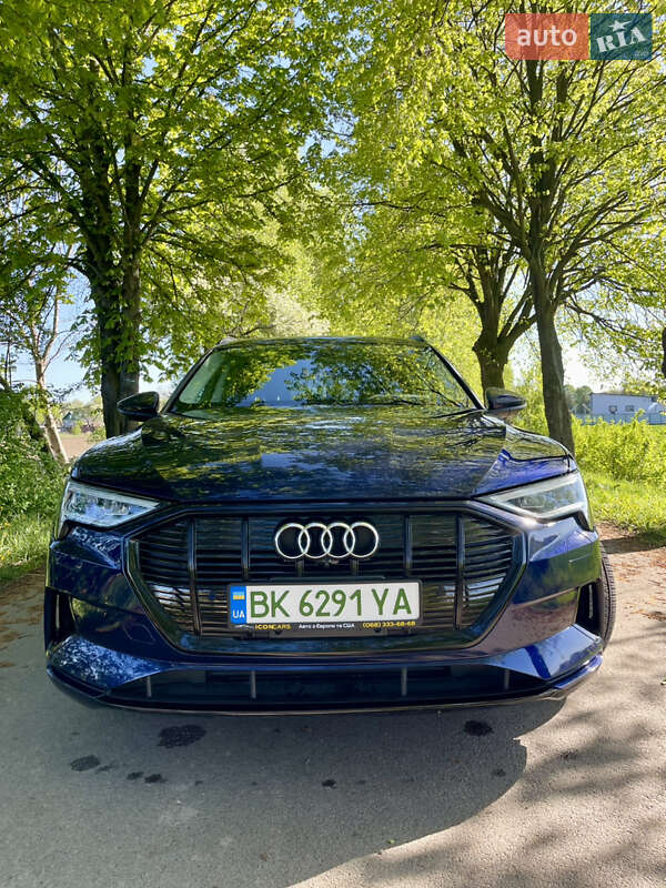 Audi e-tron 2021
