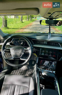 Внедорожник / Кроссовер Audi e-tron 2021 в 
