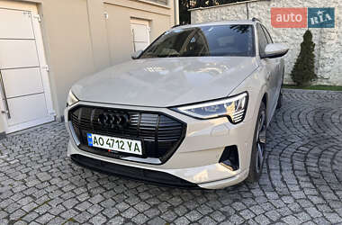 Внедорожник / Кроссовер Audi e-tron 2021 в 