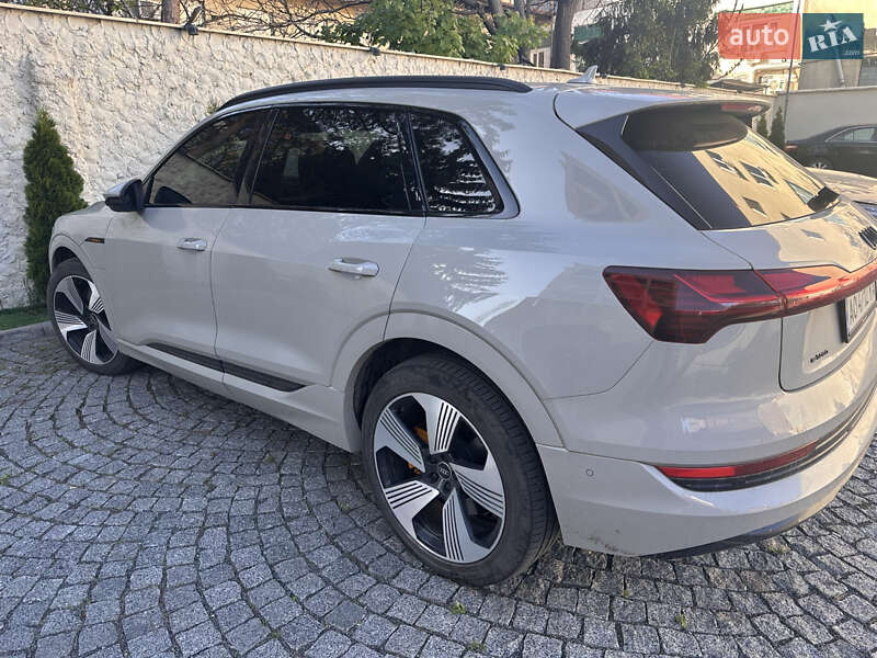 Внедорожник / Кроссовер Audi e-tron 2021 в Ужгороде