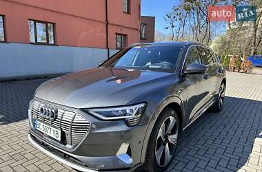 Внедорожник / Кроссовер Audi e-tron 2019 в 