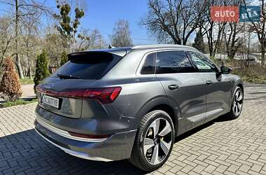 Внедорожник / Кроссовер Audi e-tron 2019 в 