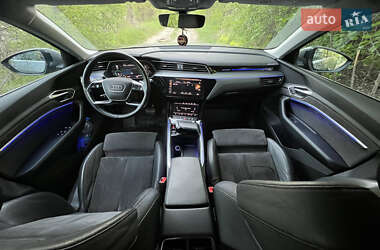 Внедорожник / Кроссовер Audi e-tron 2019 в 