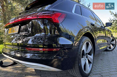 Внедорожник / Кроссовер Audi e-tron 2019 в 