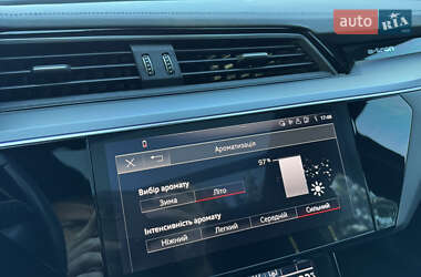 Внедорожник / Кроссовер Audi e-tron 2019 в 