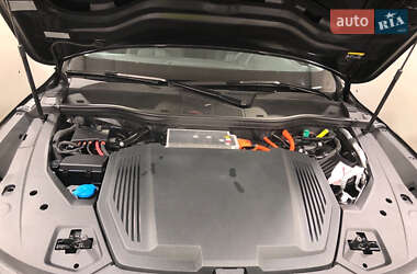 Внедорожник / Кроссовер Audi e-tron 2019 в 