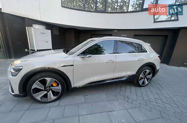 Внедорожник / Кроссовер Audi e-tron 2020 в 