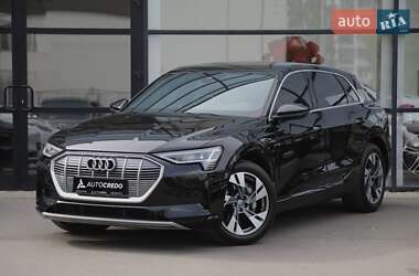 Внедорожник / Кроссовер Audi e-tron 2020 в 