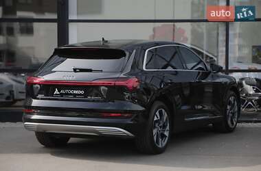 Внедорожник / Кроссовер Audi e-tron 2020 в 