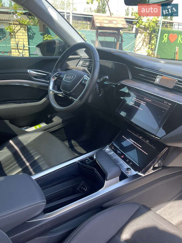 Позашляховик / Кросовер Audi e-tron 2019 в Кривому Розі