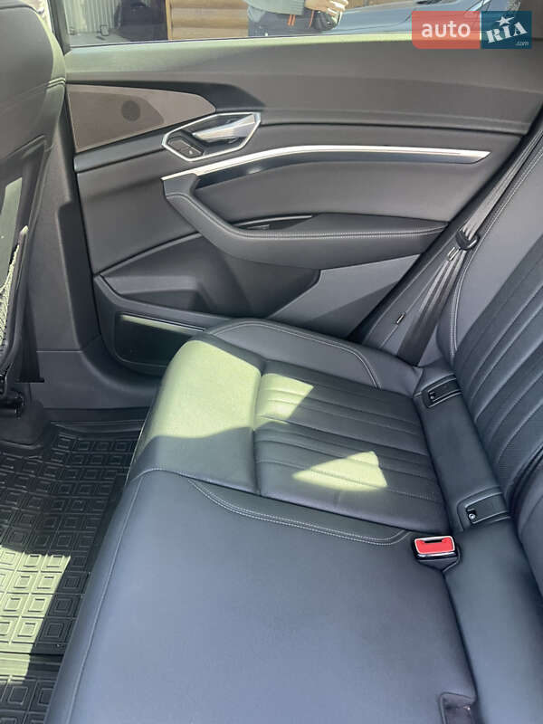 Позашляховик / Кросовер Audi e-tron 2019 в Кривому Розі